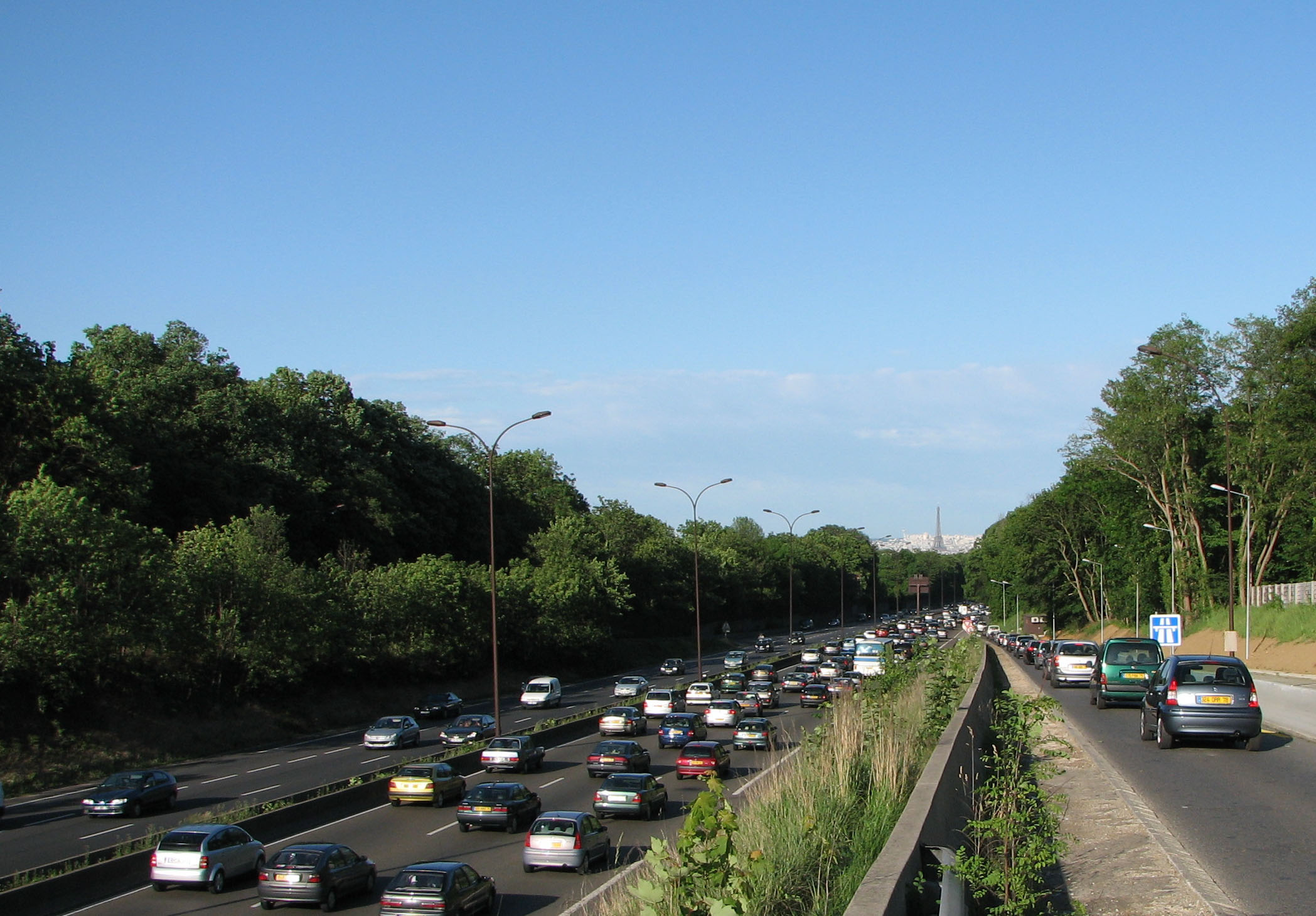 Embouteillage sur l'autoroute A13 vers Paris, photographie d'archive de 2007