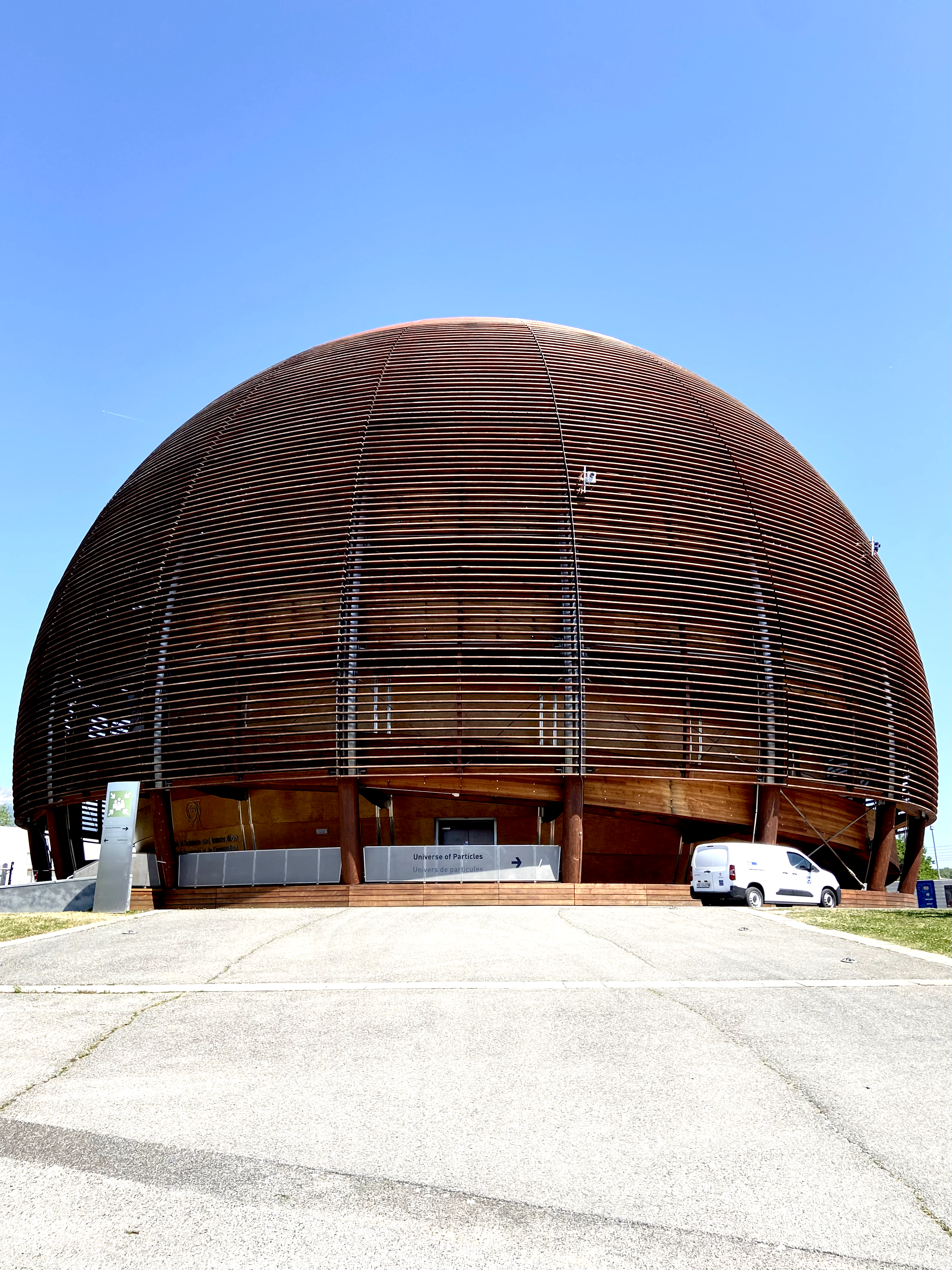 Globe de la science et de l’innovation au CERN photographié en mai 2022, archive du site, pas signature du partenariat avec Mistral en 2026