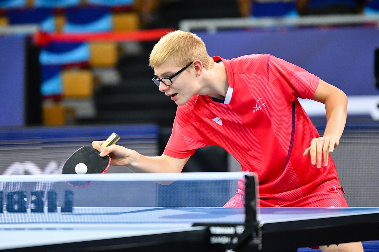 Félix Lebrun tenant sa raquette lors des Championnats d'Europe de Munich en 2022, photographie d'archive utilisée comme illustration