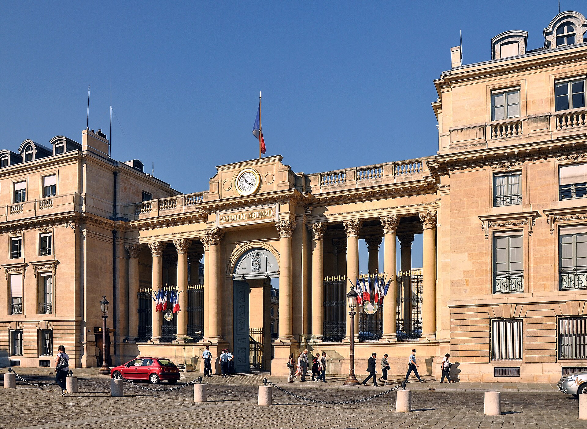 Façade arrière du Palais-Bourbon, siège de l'Assemblée nationale à Paris, photographie d'illustration