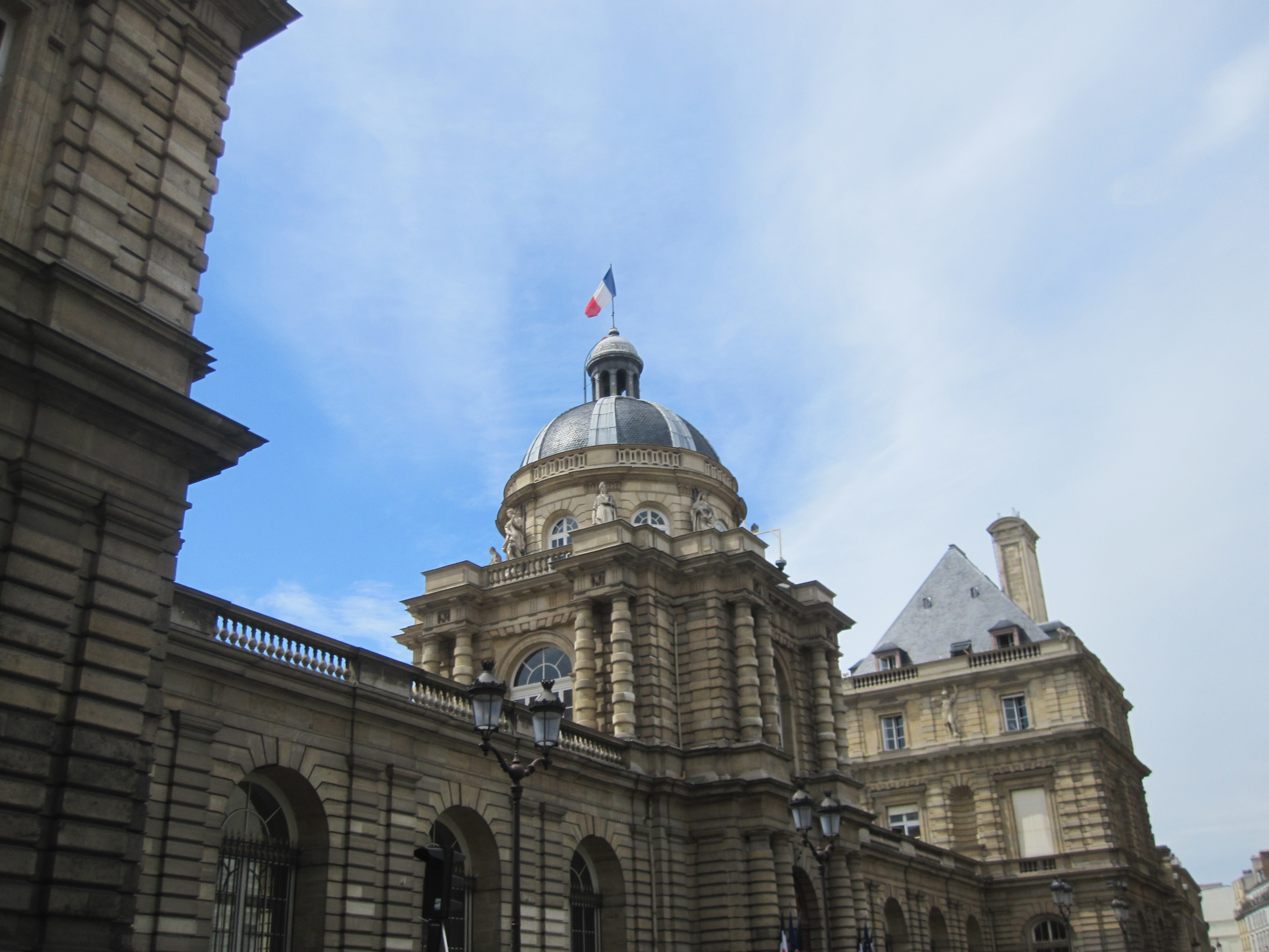 Façade du Palais du Luxembourg en juillet 2022, photographie d'archive et non du scrutin de 2026